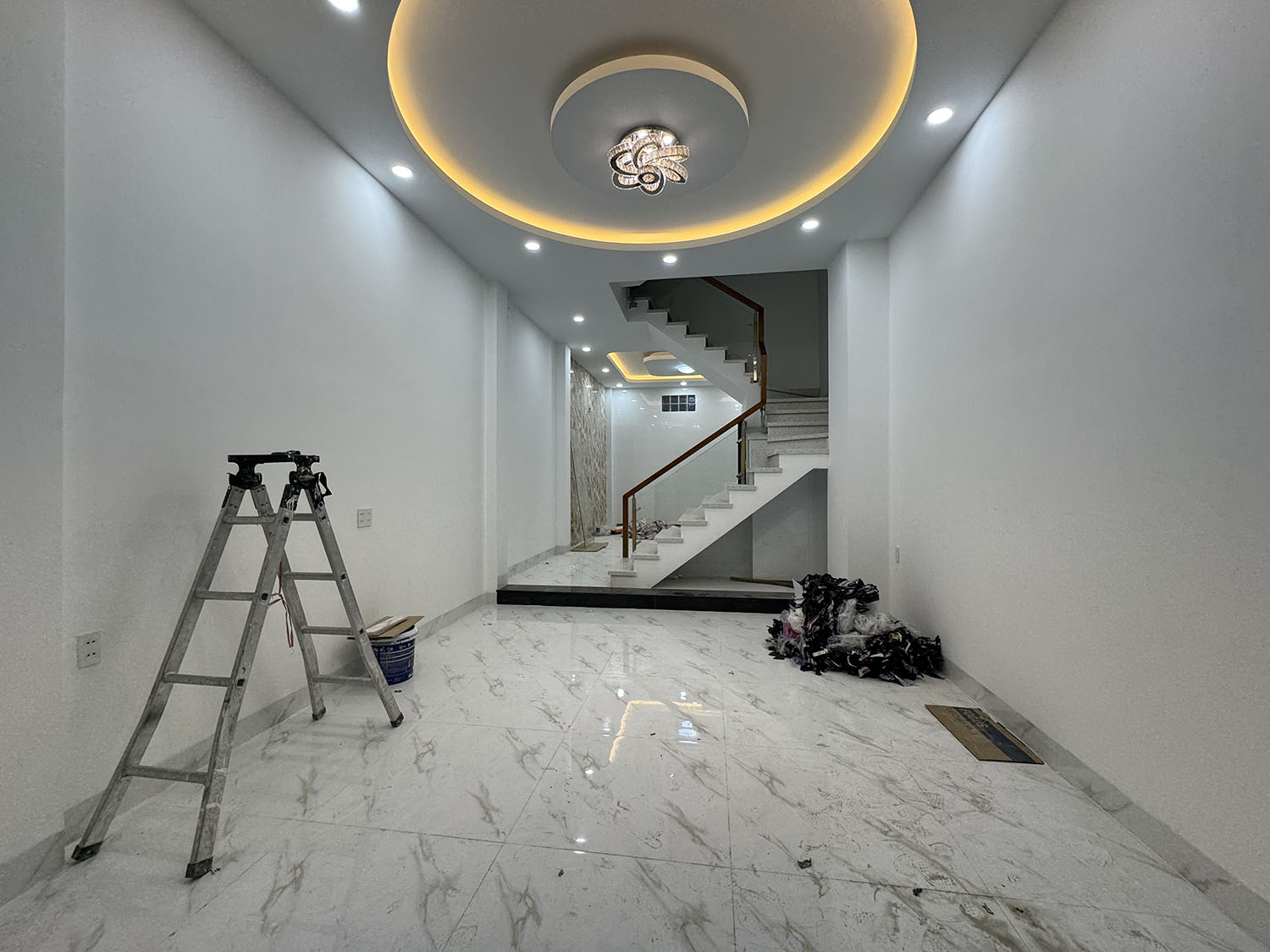Tuyệt phẩm đẹp lung linh 3 lầu (4mx12m=48m2 vuông vức) mới 100% hẻm xe hơi khu VIP Hồ Xuân Hương